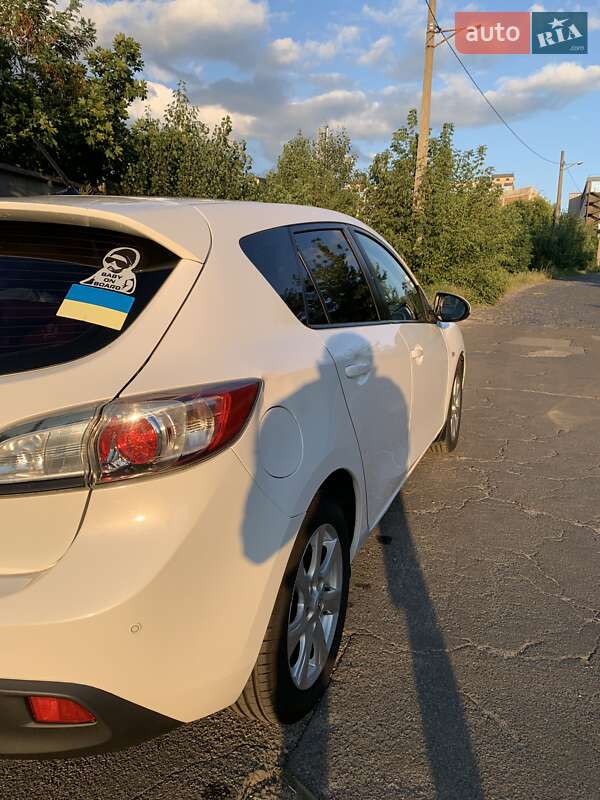 Хэтчбек Mazda 3 2010 в Киеве