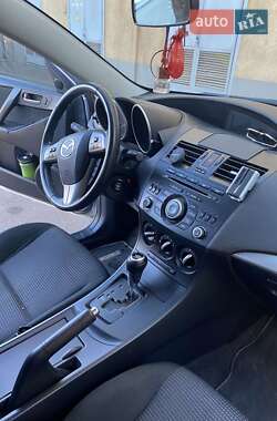 Седан Mazda 3 2012 в Кривому Розі