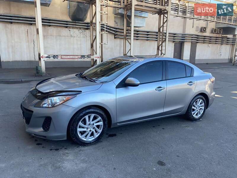 Седан Mazda 3 2012 в Кривому Розі