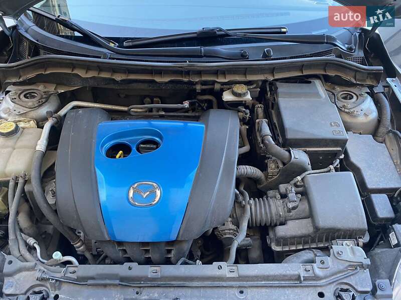 Седан Mazda 3 2012 в Кривому Розі
