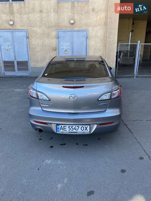 Седан Mazda 3 2012 в Кривому Розі