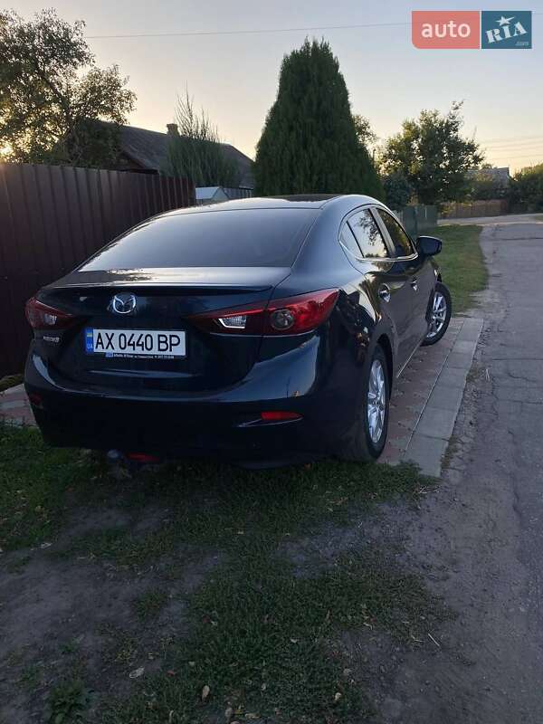 Седан Mazda 3 2015 в Кегичевке