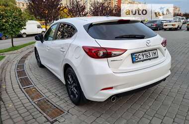 Хэтчбек Mazda 3 2017 в 