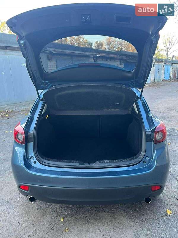 Хэтчбек Mazda 3 2016 в Днепре