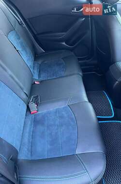 Хетчбек Mazda 3 2016 в Дніпрі фото 10 Хетчбек Mazda 3 2016 в Дніпрі