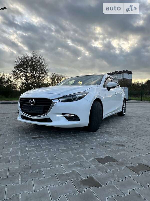 Хэтчбек Mazda 3 2017 в Стрые