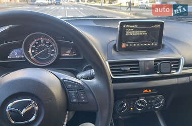 Хэтчбек Mazda 3 2015 в 