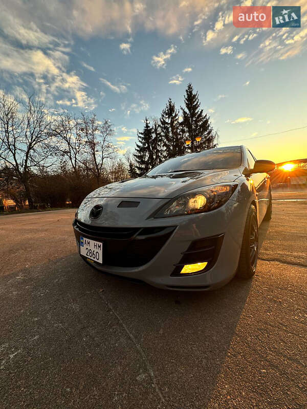 Хэтчбек Mazda 3 2009 в Житомире