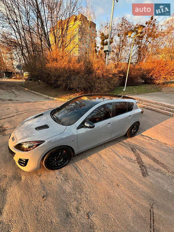 Хэтчбек Mazda 3 2009 в Житомире