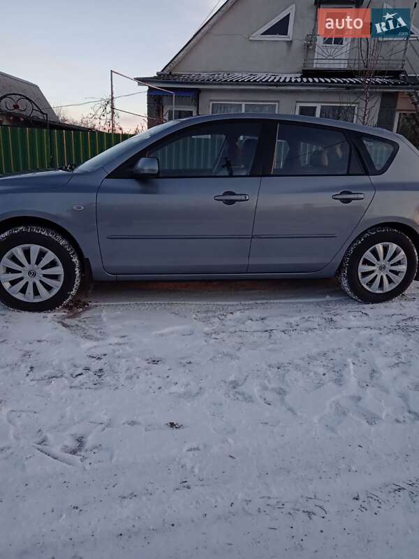 Хэтчбек Mazda 3 2004 в Виньковцах