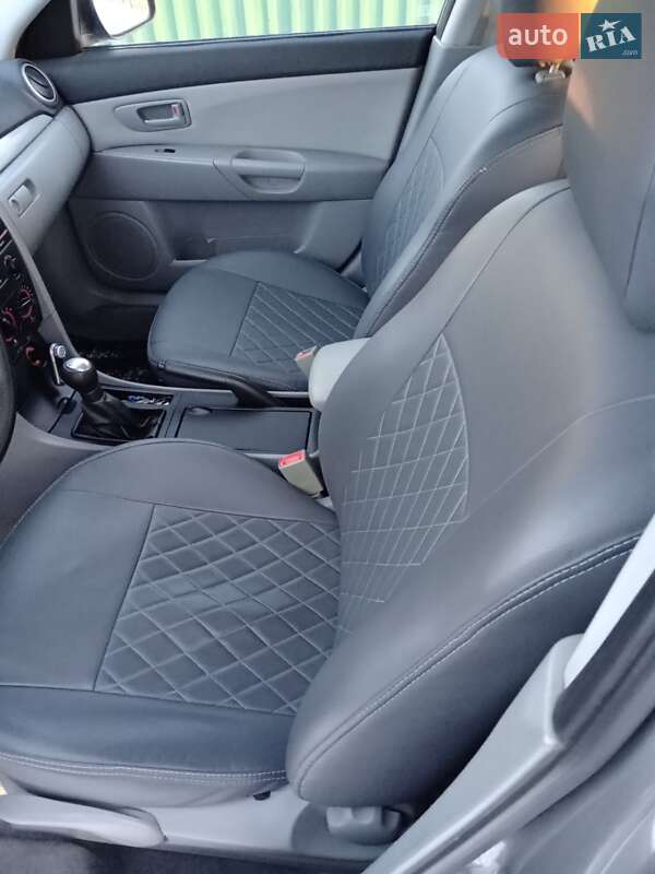 Хэтчбек Mazda 3 2004 в Виньковцах