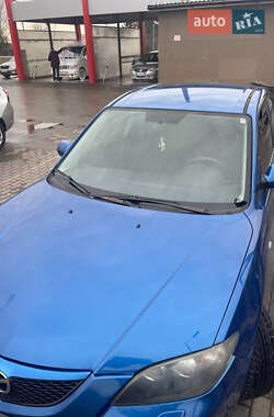 Седан Mazda 3 2004 в Нововолынске