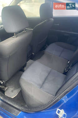 Седан Mazda 3 2004 в Нововолынске