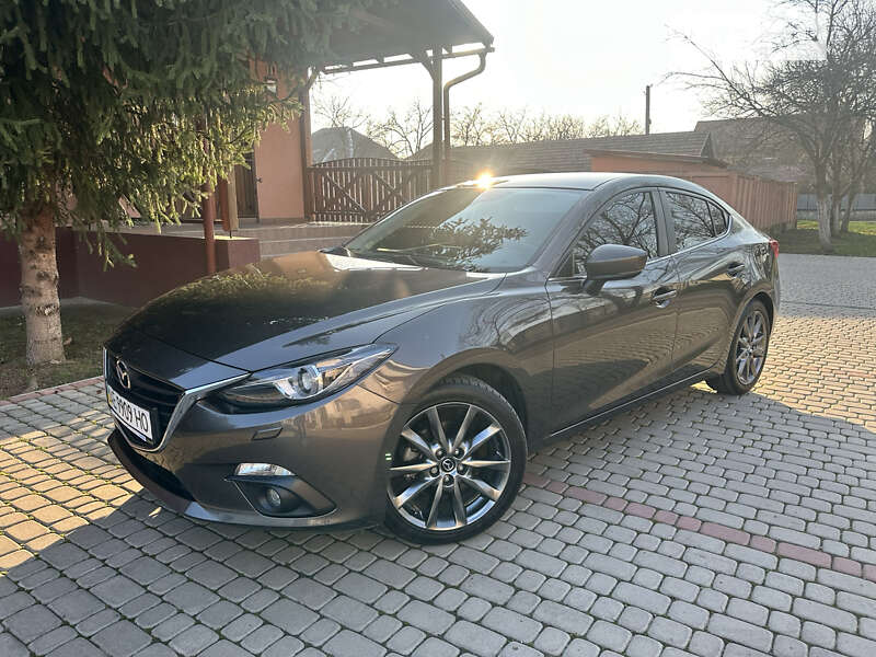 Седан Mazda 3 2014 в Ужгороде