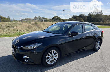 Седан Mazda 3 2016 в Киеве