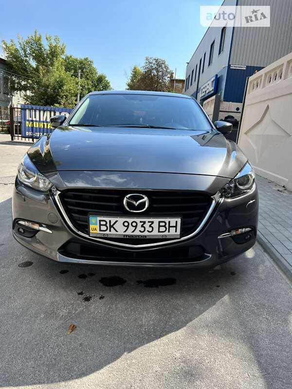 Хетчбек Mazda 3 2017 в Кременчуці