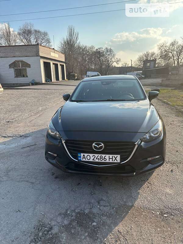 Седан Mazda 3 2017 в Дніпрі