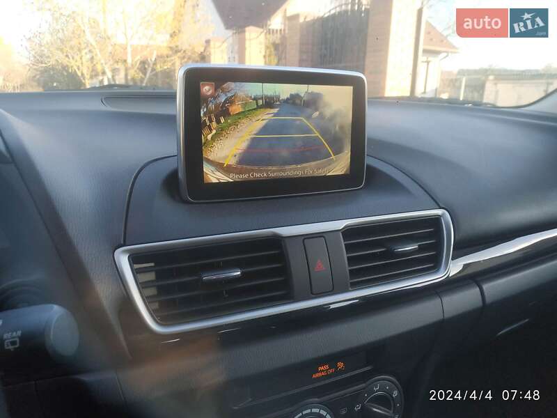 Хэтчбек Mazda 3 2016 в Новомосковске
