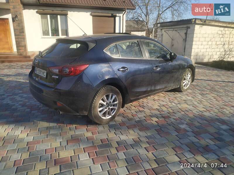 Хэтчбек Mazda 3 2016 в Новомосковске