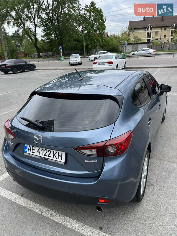 Хэтчбек Mazda 3 2016 в Днепре