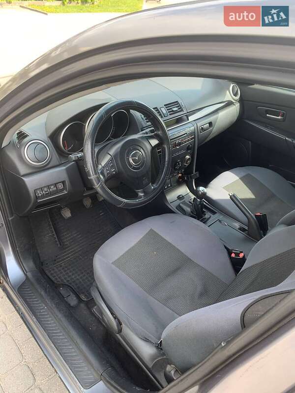 Хэтчбек Mazda 3 2004 в Львове