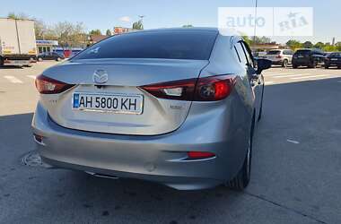 Седан Mazda 3 2015 в Борисполі