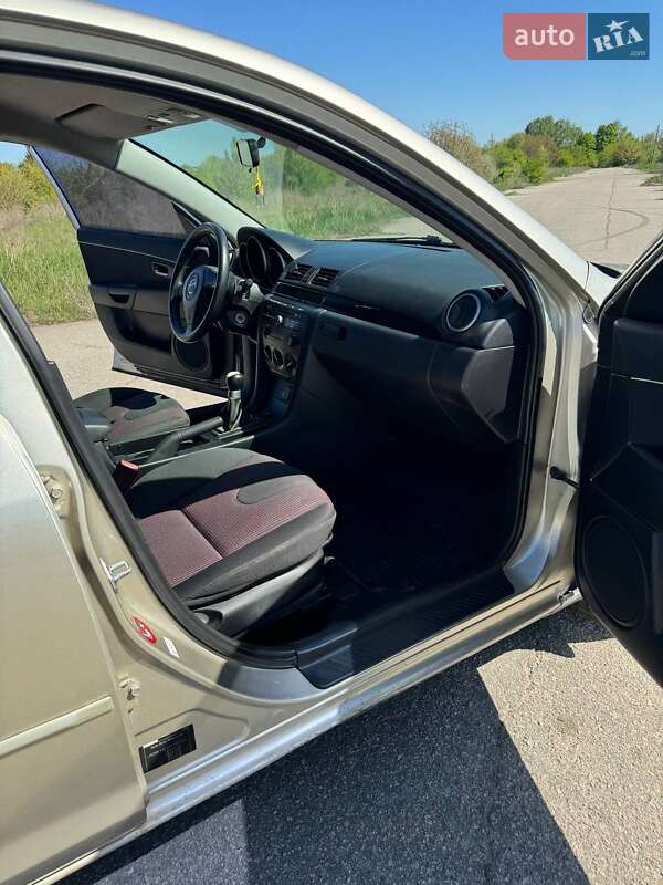 Хетчбек Mazda 3 2004 в Миронівці