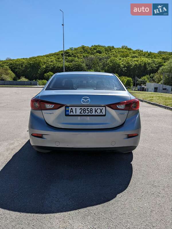Седан Mazda 3 2014 в Обухове