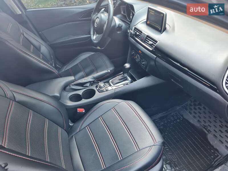 Хэтчбек Mazda 3 2015 в Кременчуге