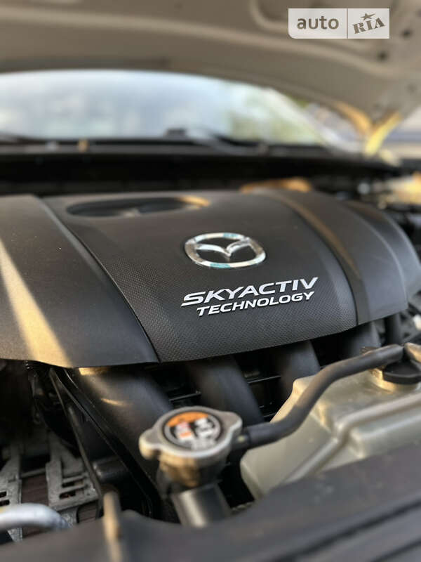 Хэтчбек Mazda 3 2015 в Николаеве