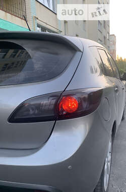 Хэтчбек Mazda 3 2011 в Звягеле