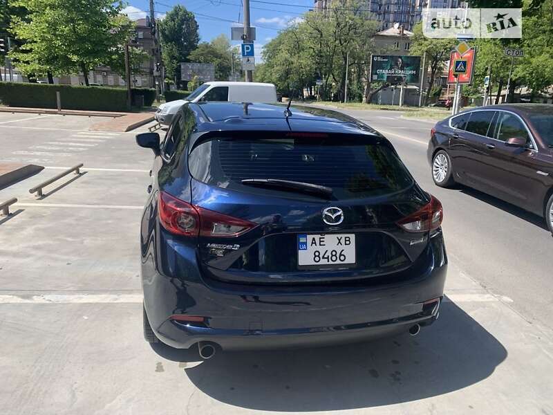 Хэтчбек Mazda 3 2018 в Днепре