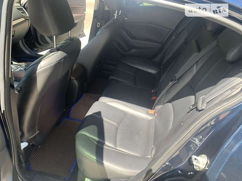 Хэтчбек Mazda 3 2018 в Днепре