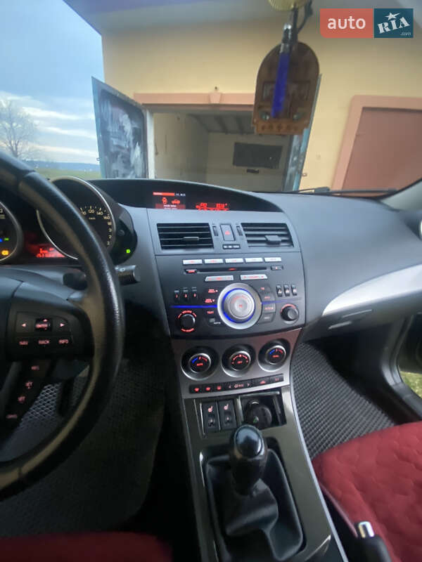 Хетчбек Mazda 3 2009 в Надвірній фото 10 Хетчбек Mazda 3 2009 в Надвірній