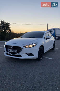 Седан Mazda 3 2018 в Черновцах