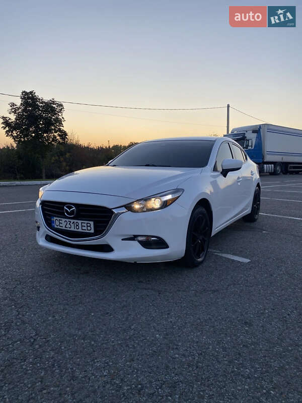 Седан Mazda 3 2018 в Черновцах