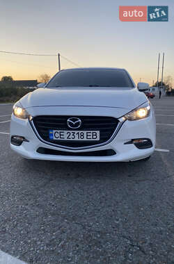 Седан Mazda 3 2018 в Чернівцях