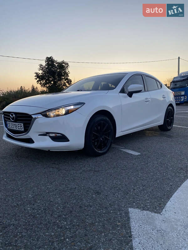 Седан Mazda 3 2018 в Черновцах