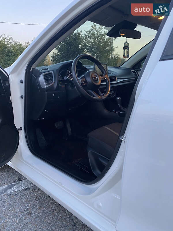 Седан Mazda 3 2018 в Черновцах фото 16 Седан Mazda 3 2018 в Черновцах