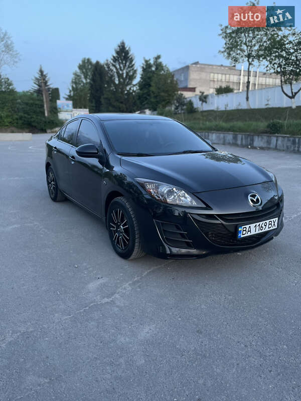 Седан Mazda 3 2010 в Тернополе