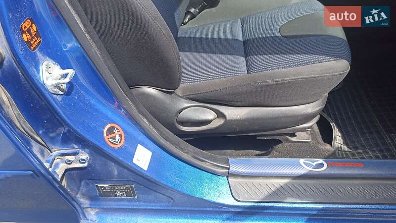 Седан Mazda 3 2004 в Шепетівці