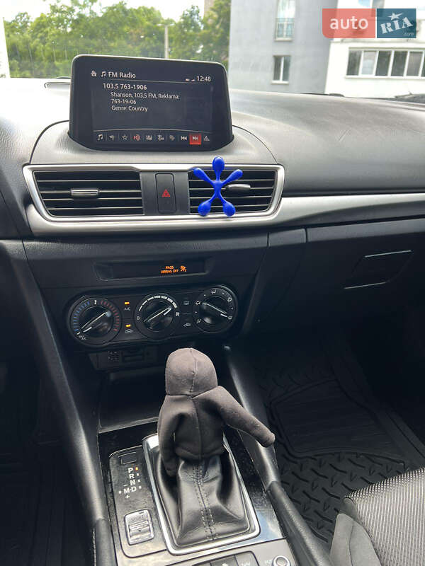 Седан Mazda 3 2016 в Харькове