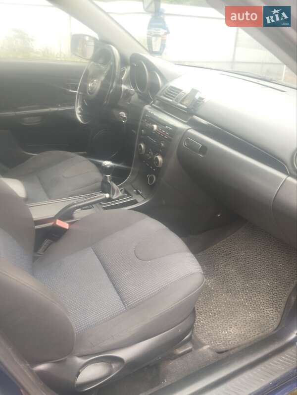 Хэтчбек Mazda 3 2004 в Семеновке