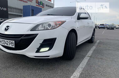 Седан Mazda 3 2010 в Дніпрі