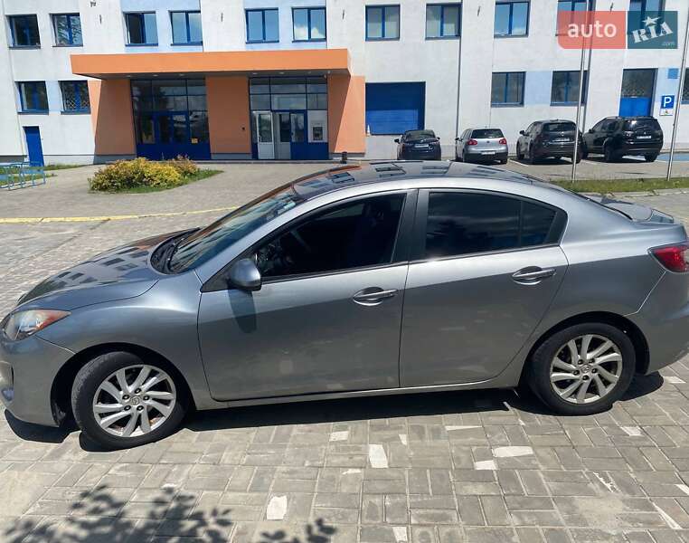 Седан Mazda 3 2012 в Львове