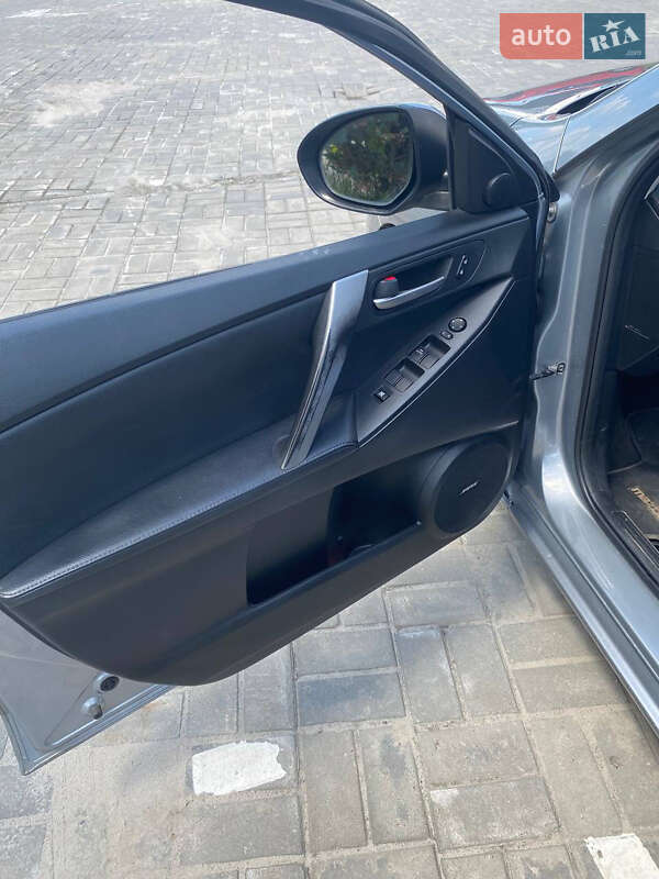 Седан Mazda 3 2012 в Львове