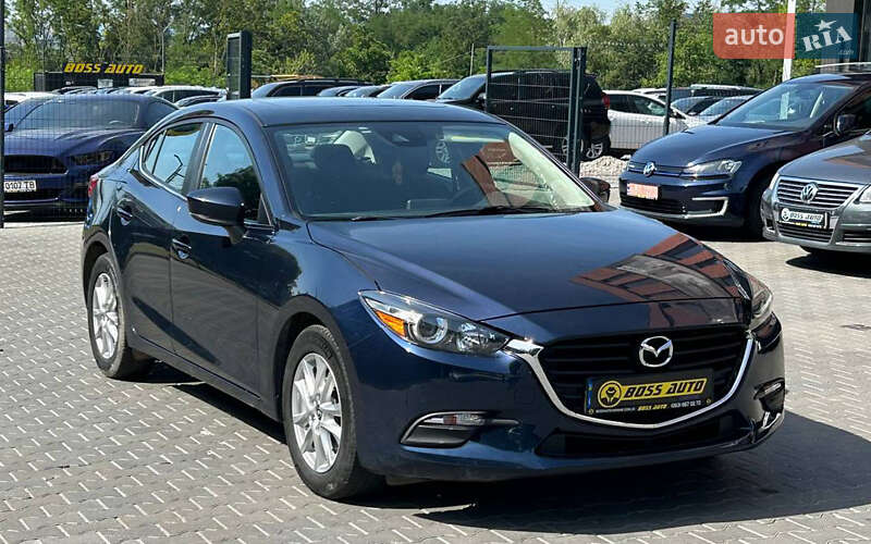 Седан Mazda 3 2018 в Черновцах