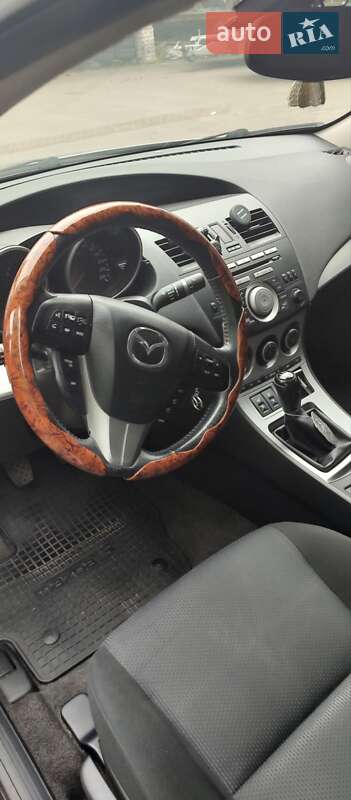 Хэтчбек Mazda 3 2010 в Ровно