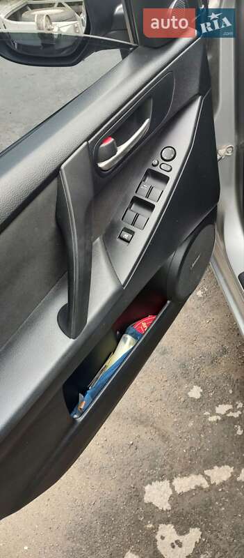Хэтчбек Mazda 3 2010 в Ровно