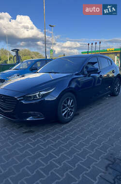 Хэтчбек Mazda 3 2017 в Киеве